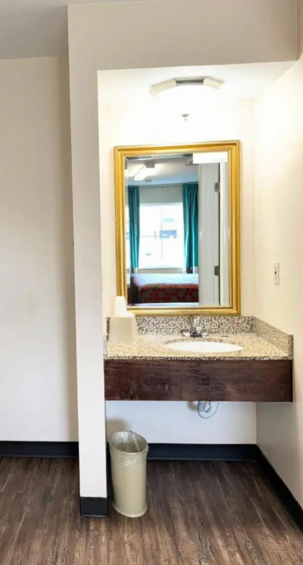 Euro Inn & Suites of Slidell 5